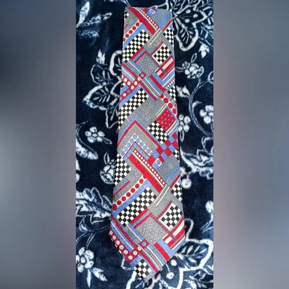 Geoffrey Beene 100% Silk Checkered Necktie